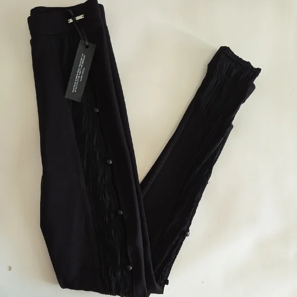 Maniere De Voir Black Ankle Pants with Button Accents (NEW WITH TAGS)❤️ - Picture 3 of 4